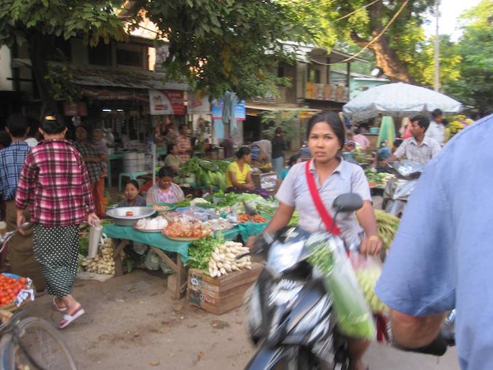 After taking a wrong turn on our ride south to U Bein&rsquo;s bridge we followed a small side road though a busy local market. 